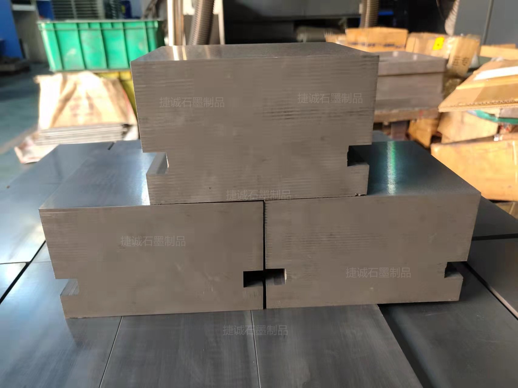 軟連接石墨塊，軟連接石墨電極，銅箔軟連接石墨治具，焊接成型石墨電極，銅箔軟連接石墨治具，軟連接石墨塊生產(chǎn)廠家，抗氧化石墨塊