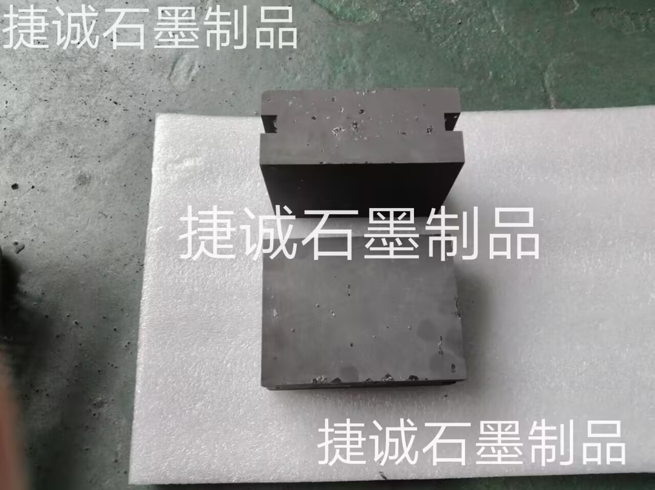 抗氧化石墨塊，軟連接石墨塊，高分子擴(kuò)散焊石墨電極，銅排軟連接石墨塊，軟連接石墨塊加工，抗氧化石墨塊加工廠(chǎng)，鋁排軟連接石墨塊